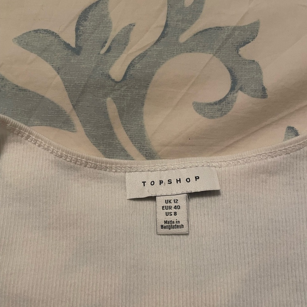 TOPSHOP Basic White Croptop - Picture 2 of 3